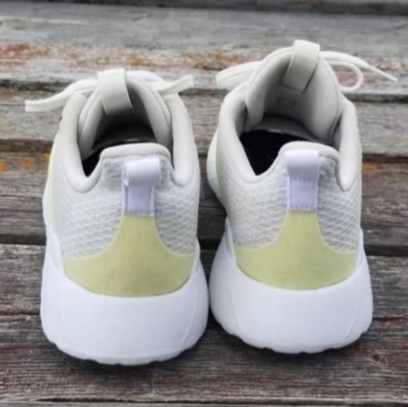 Adidas Questar Women's Sneakers Trainers Casual Shoes Low Shoes White size 8 - Picture 4 of 6